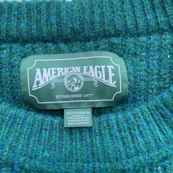 Beautiful American eagle green crew neck - Picture 3 of 3